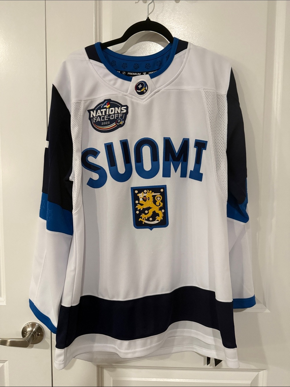 NWT NHL Fanatics 2025 Four Nations Suomi Hockey Jersey Miro Heiskanen #4